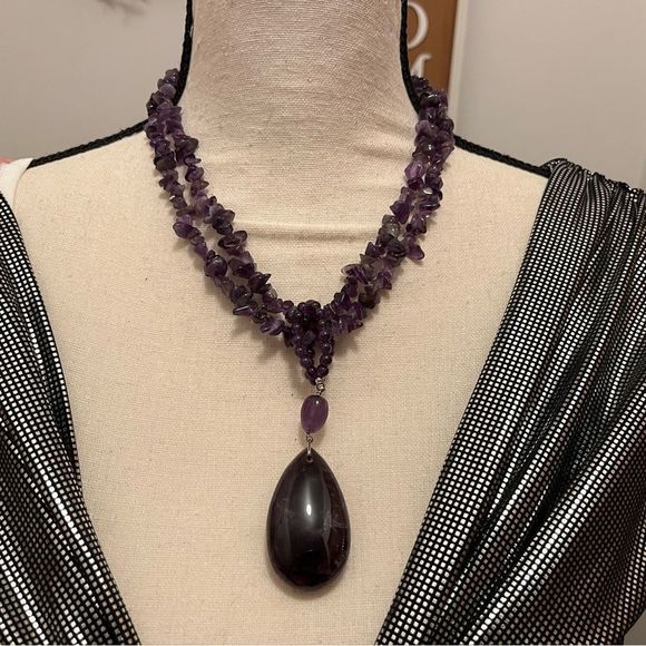 Amethyst chip necklace w/pendant - Picture 10 of 12